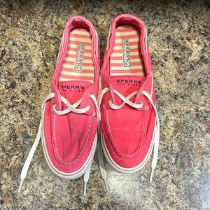 Women’s pink sperrys